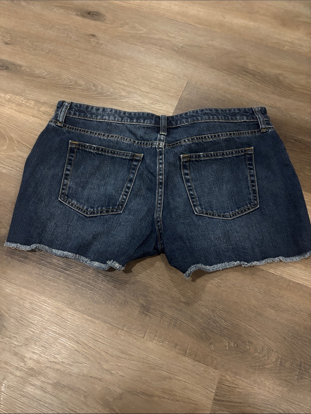Gap Sexy Boyfriend Short 8/29 - Picture 3 of 4